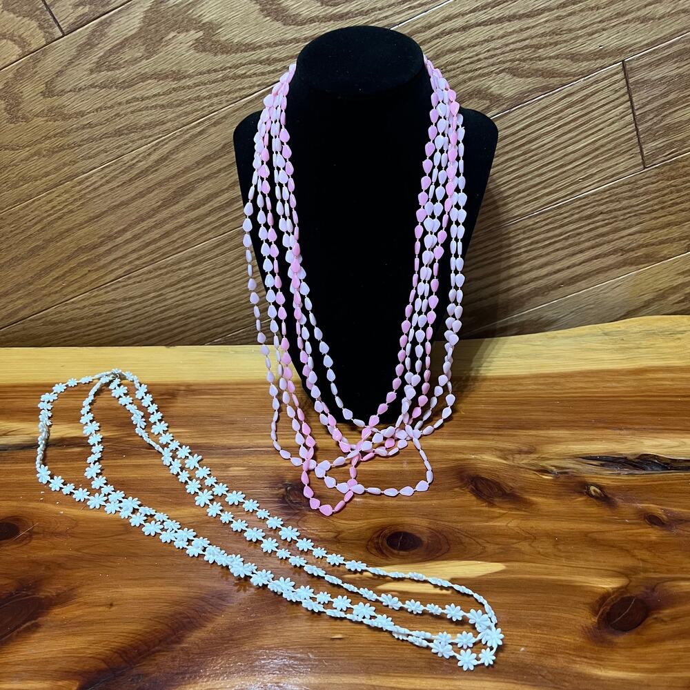 Vintage Set 2 Necklaces Beaded Sarah‎ Coventry White Flower Hong Kong Pink Beads